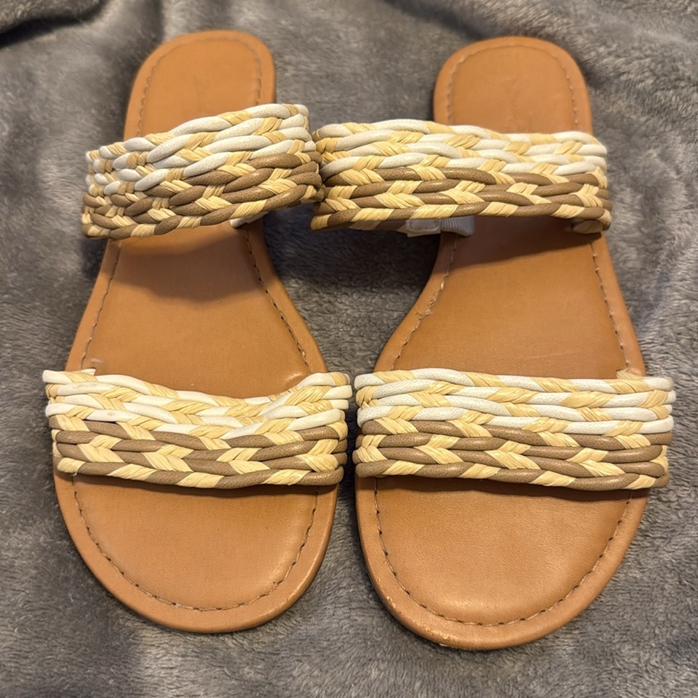 đ€ Universal Thread Braided Strap Sandals - Picture 2 of 8